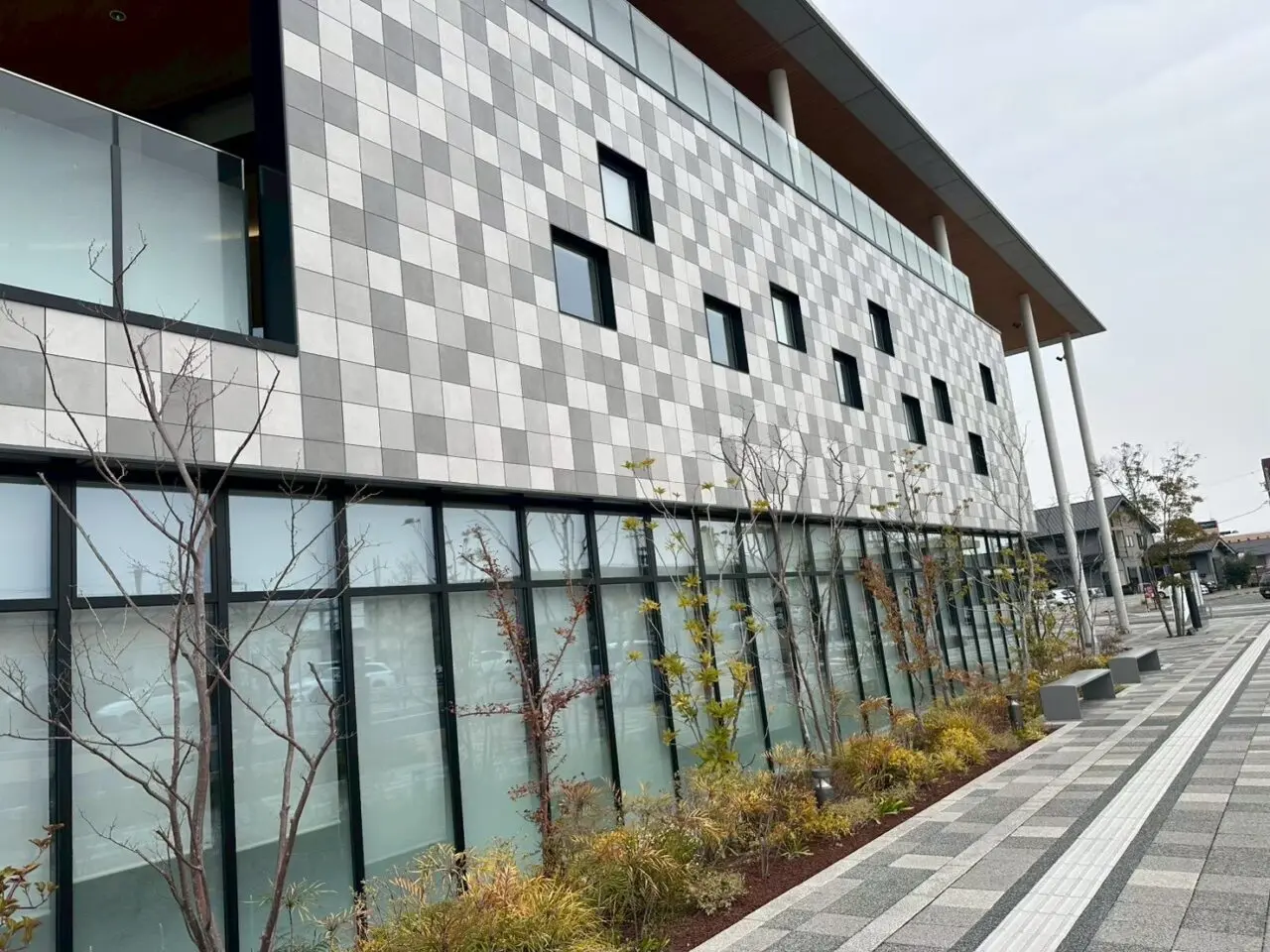 亀山市立図書館